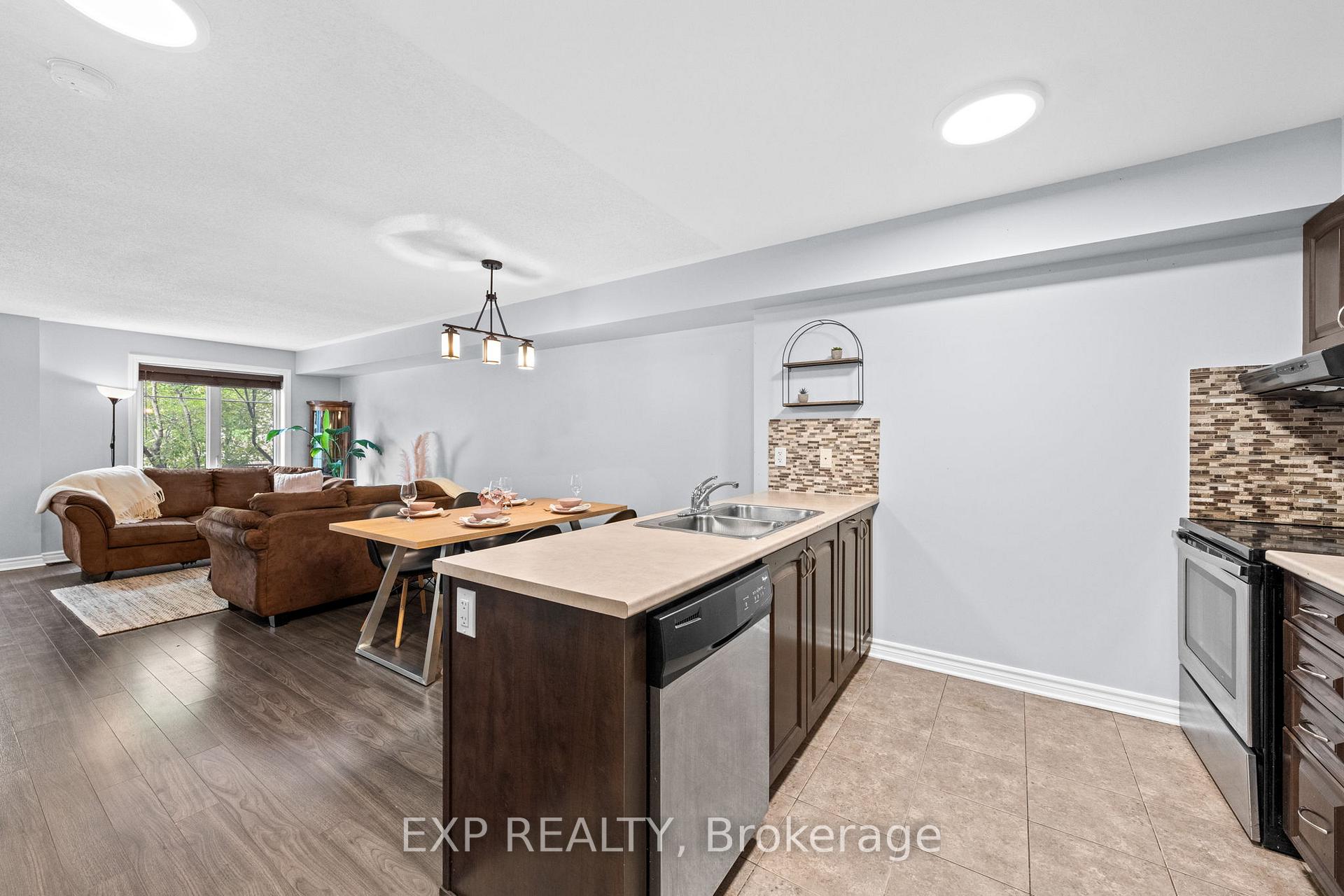 Photo 18 of 114-A Lindenshade Drive, Ottawa, Barrhaven - Strandherd — HOMEH