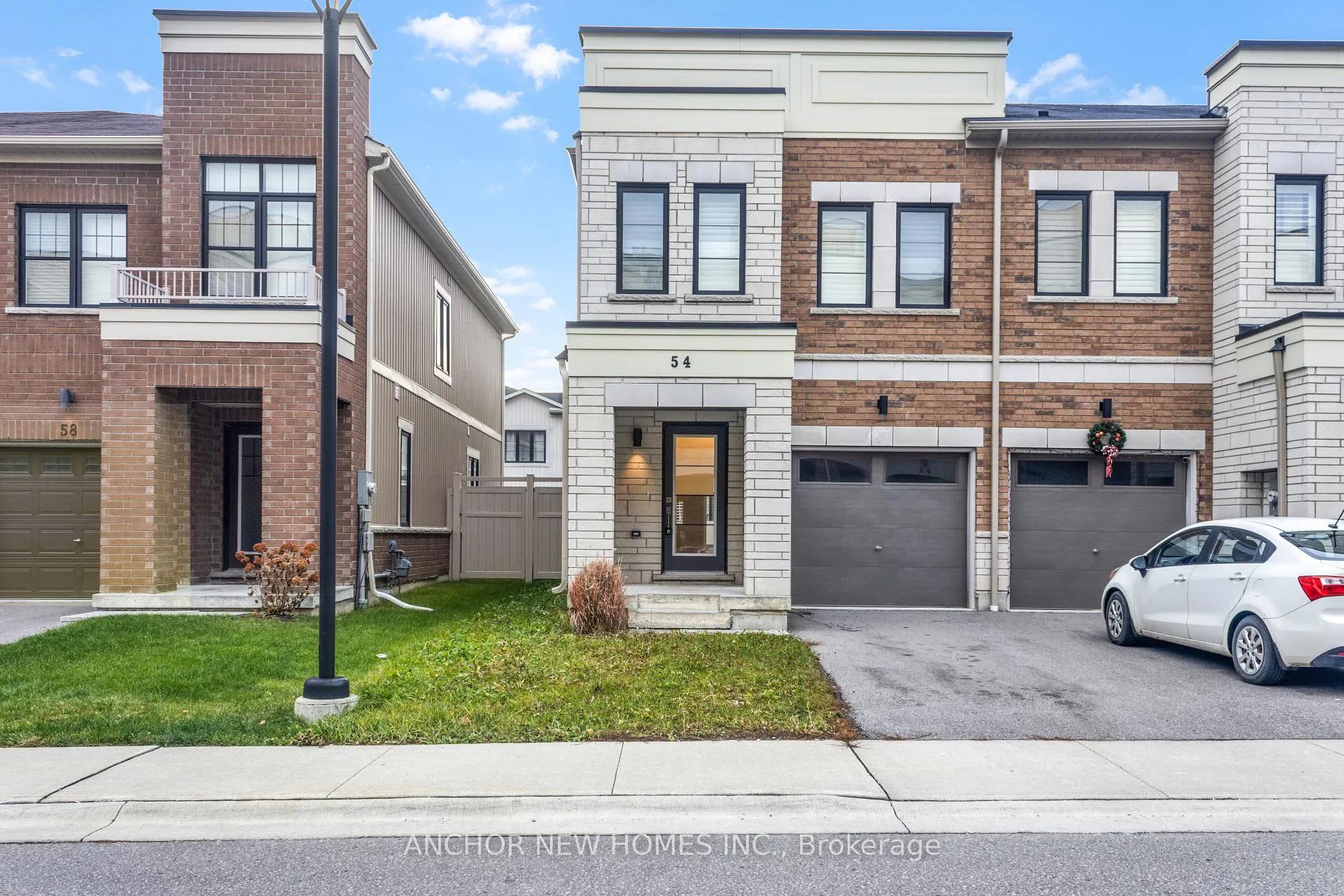 Photo 1 of 54 King George Way, Clarington, Bowmanville — HOMEH