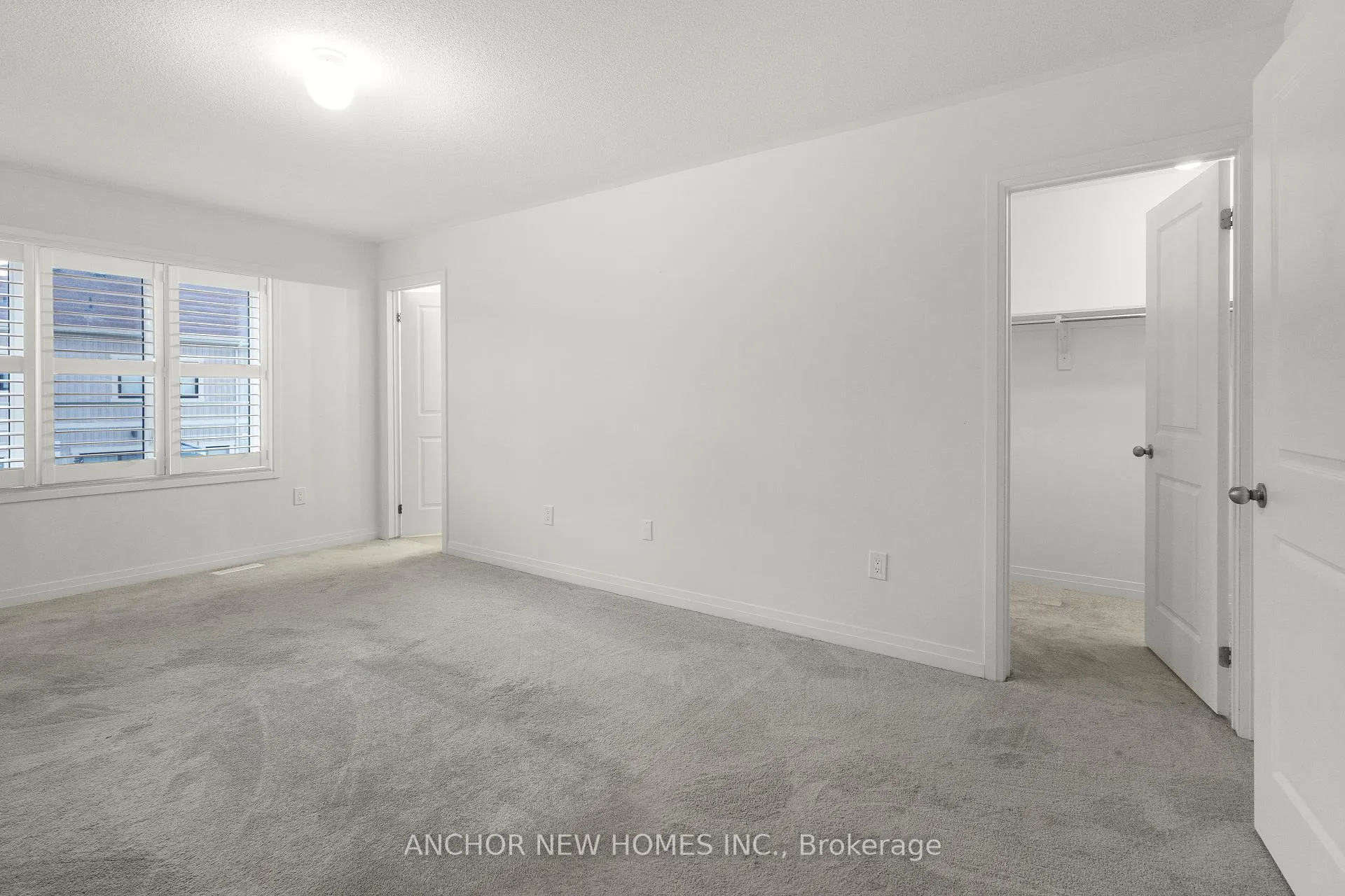 Photo 12 of 54 King George Way, Clarington, Bowmanville — HOMEH