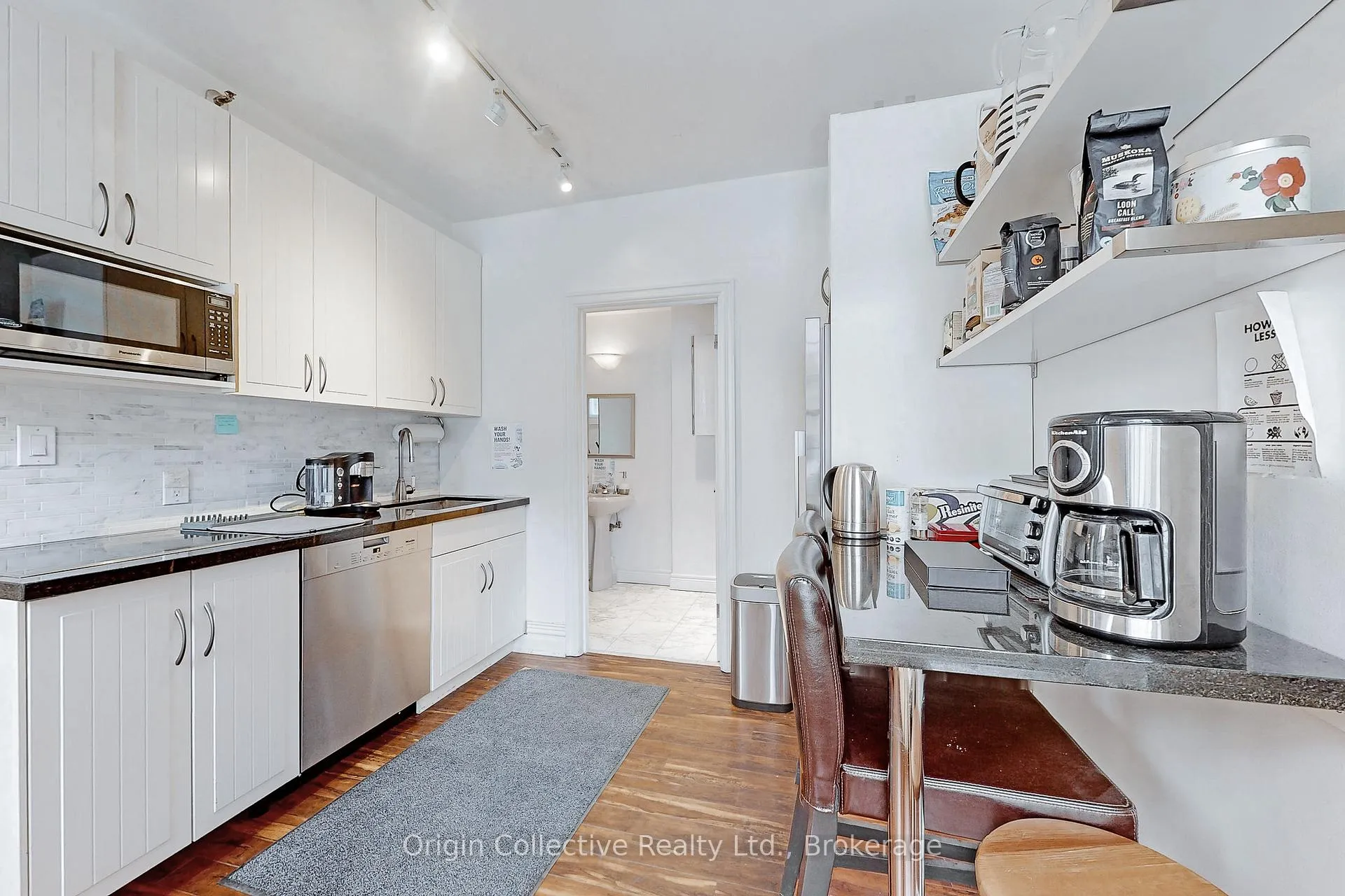 Photo 11 of 17 Isabella Street, Toronto, Church-Yonge Corridor — HOMEH