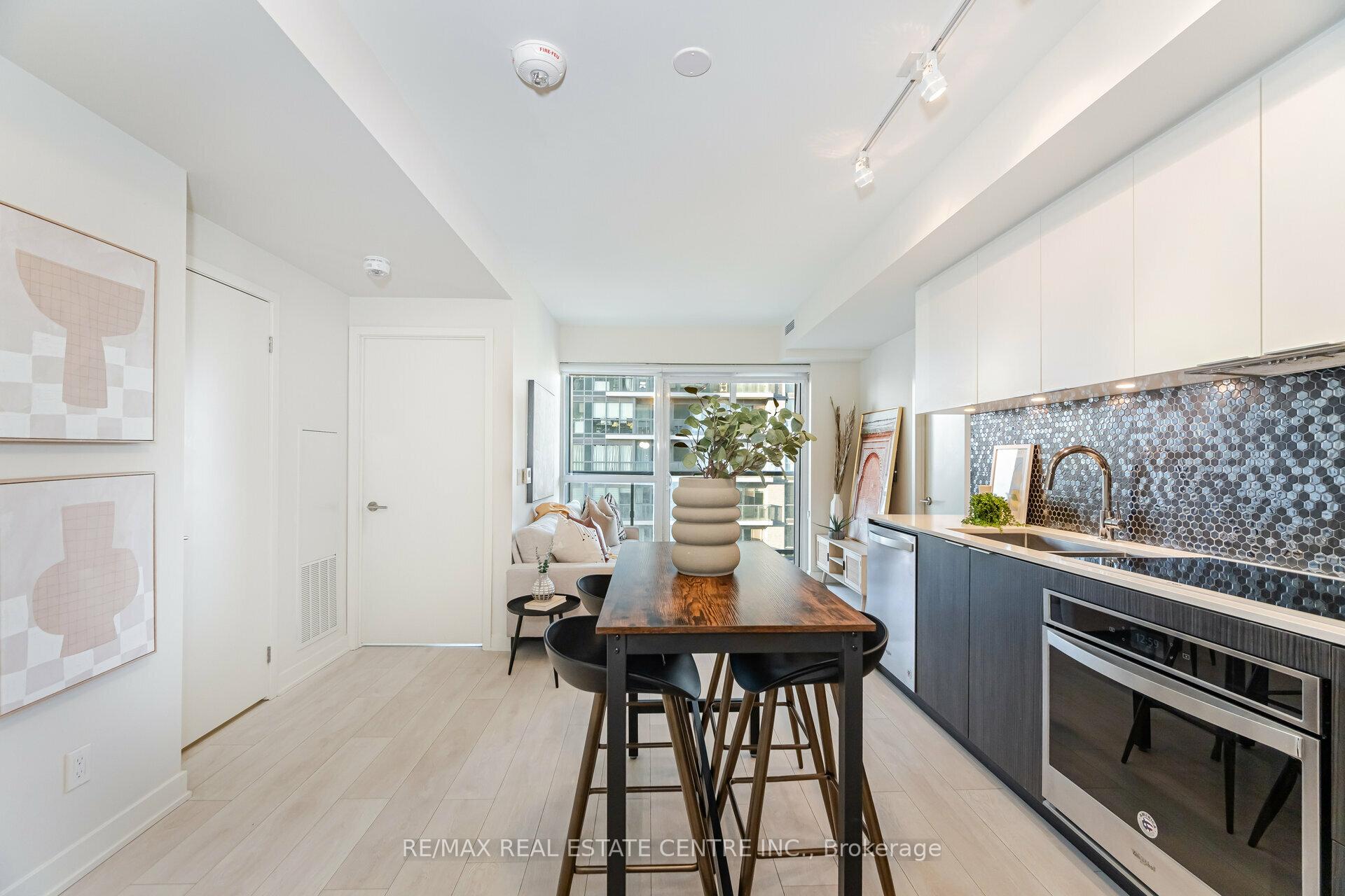 Photo 5 of Unit 1103, 2 Sonic Way, Toronto, Flemingdon Park — HOMEH