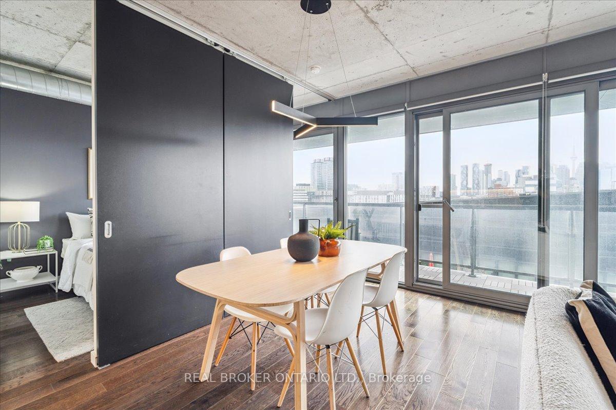 Photo 7 of Unit 812, 32 Trolley Crescent, Toronto, Moss Park — HOMEH