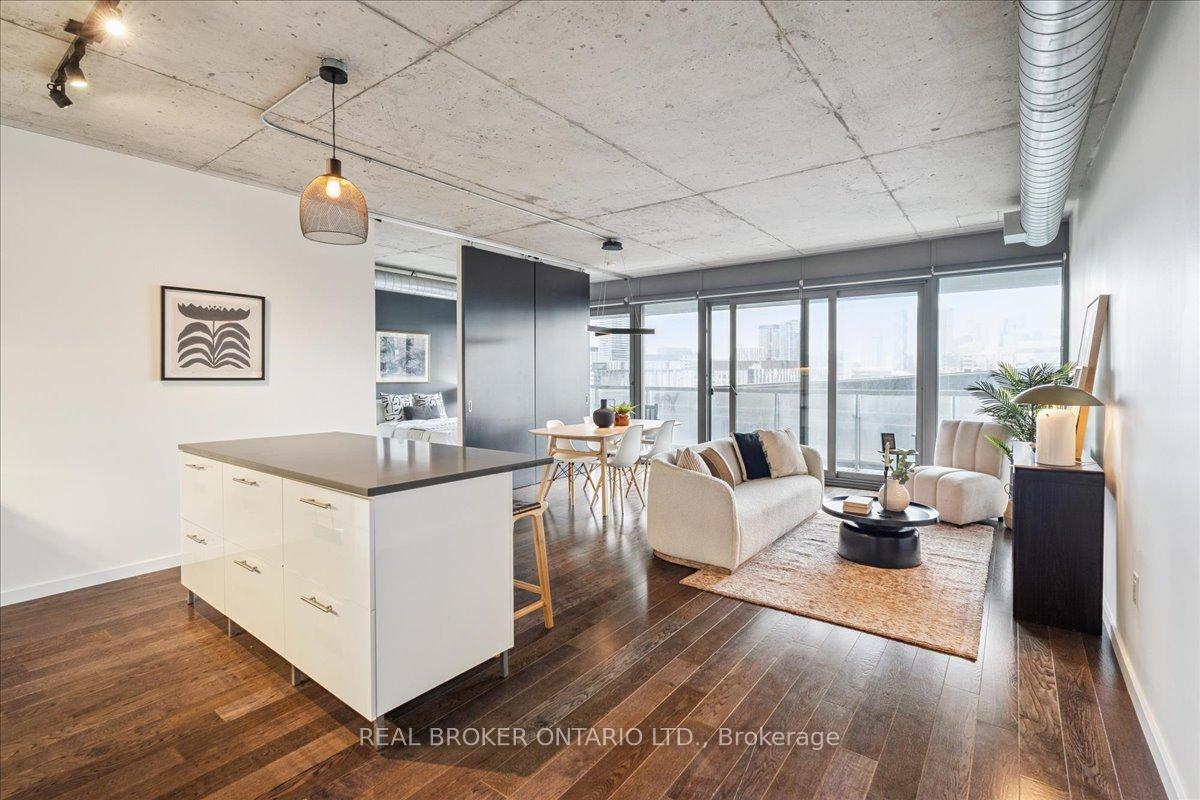 Photo 10 of Unit 812, 32 Trolley Crescent, Toronto, Moss Park — HOMEH