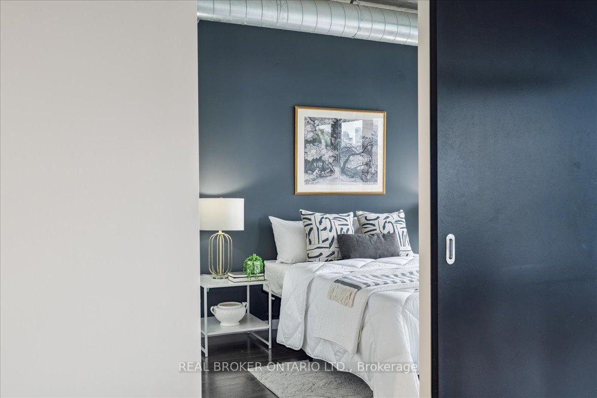 Photo 11 of Unit 812, 32 Trolley Crescent, Toronto, Moss Park — HOMEH