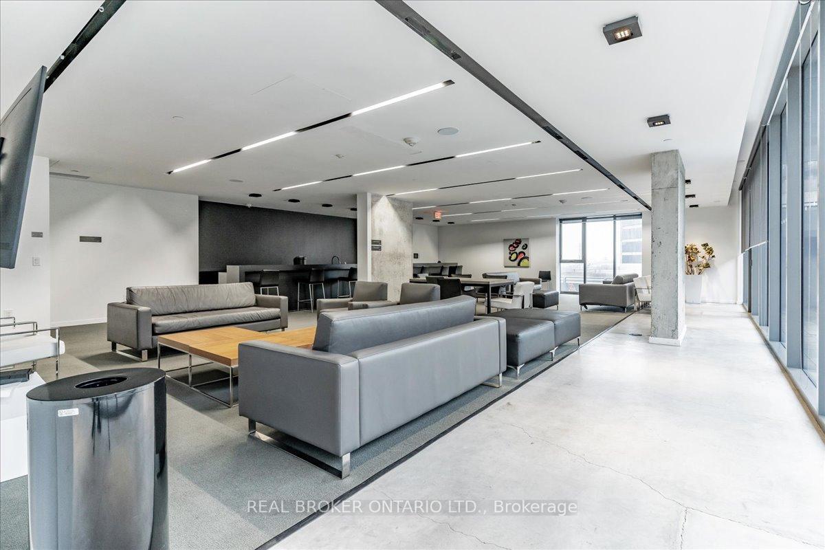 Photo 21 of Unit 812, 32 Trolley Crescent, Toronto, Moss Park — HOMEH