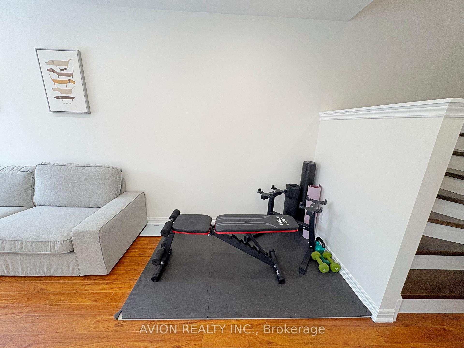 Photo 5 of 261 Hollandview Trail, Aurora, Bayview Wellington — HOMEH