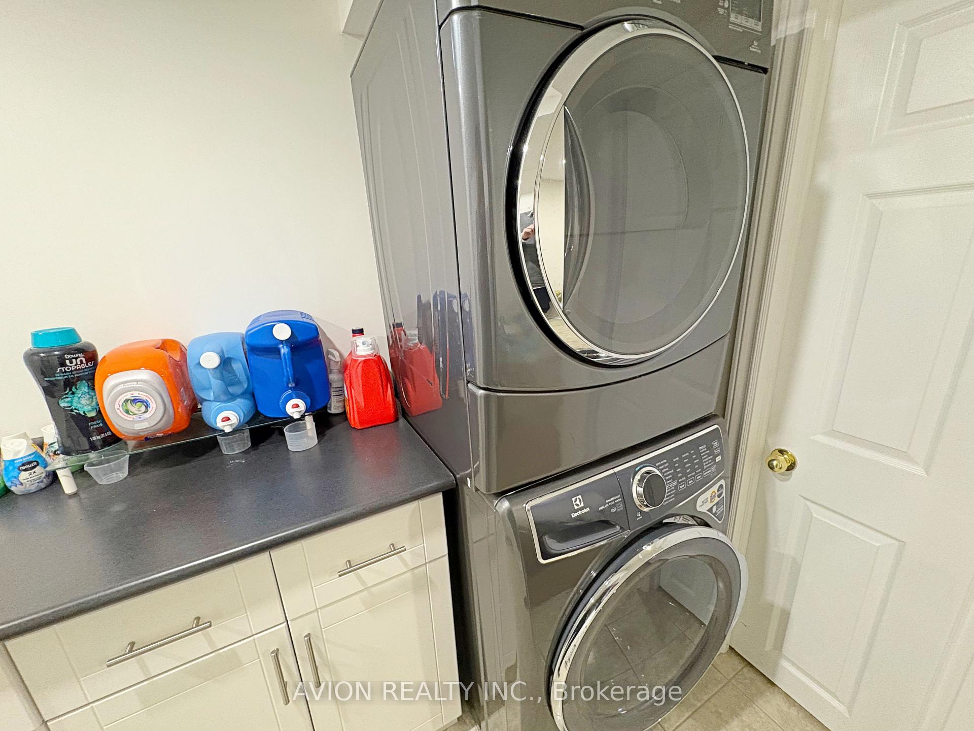 Photo 20 of 261 Hollandview Trail, Aurora, Bayview Wellington — HOMEH