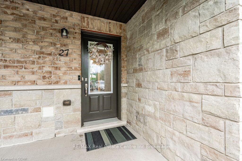 Photo 2 of 27 Arlington Crescent, Guelph, Pineridge/Westminster Woods — HOMEH