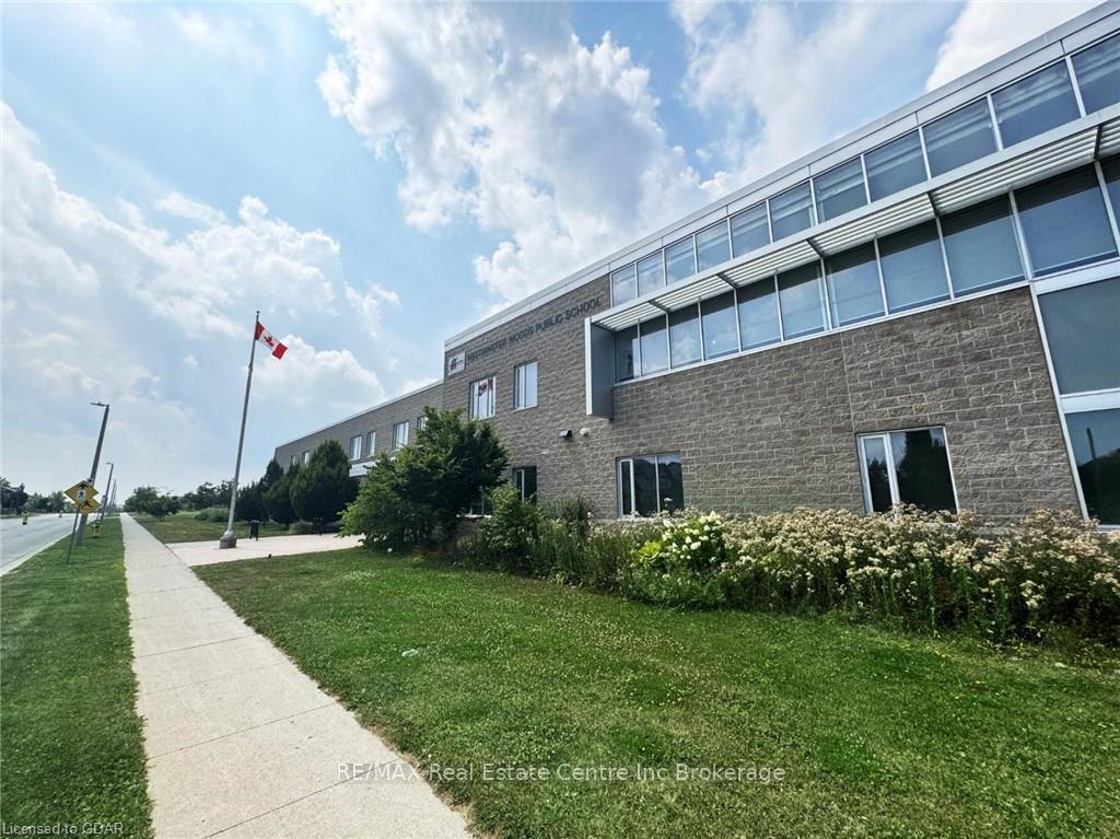 Photo 25 of 27 Arlington Crescent, Guelph, Pineridge/Westminster Woods — HOMEH