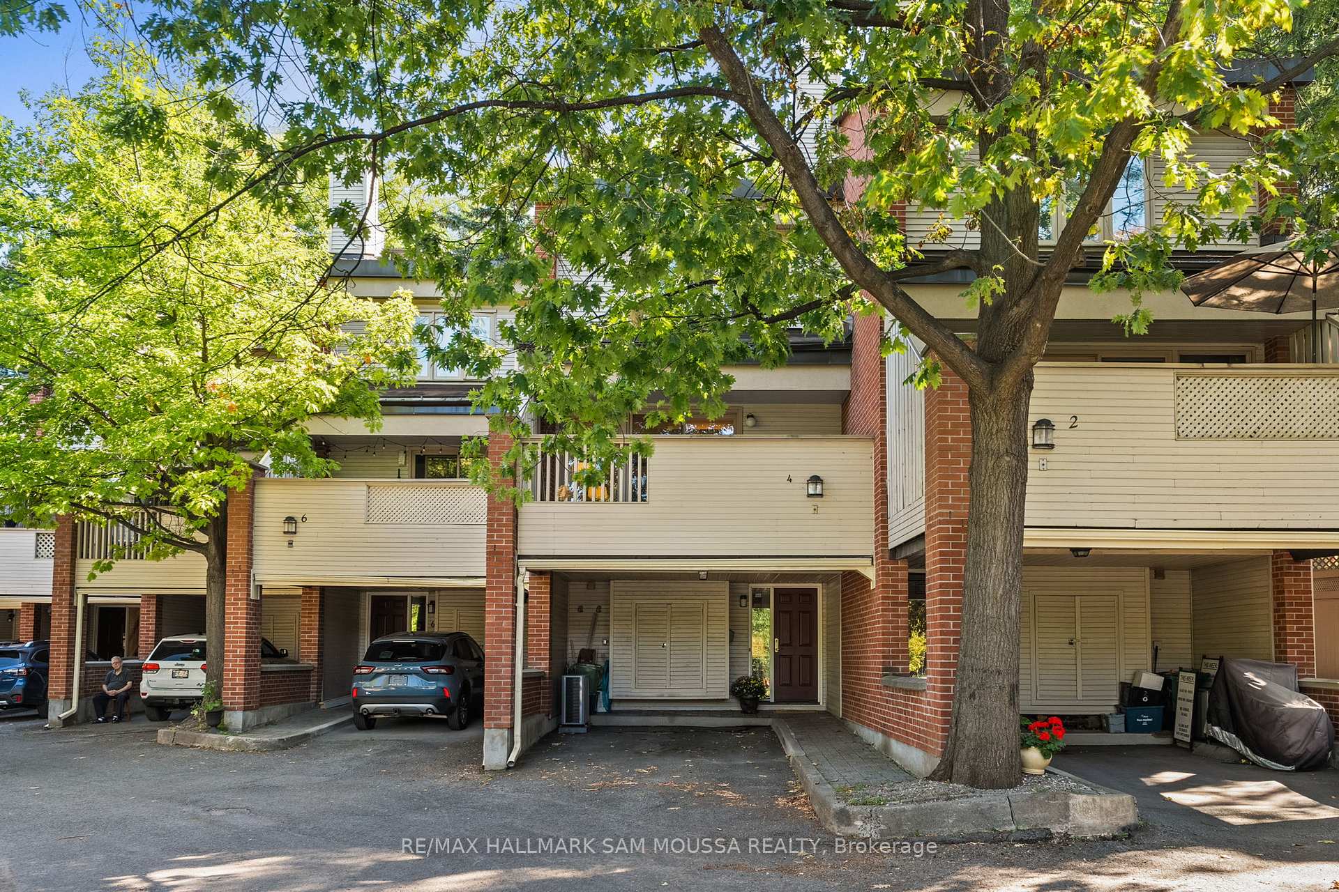 Photo 1 of Unit 4, 60 Greenfield Avenue, Ottawa, Ottawa East — HOMEH