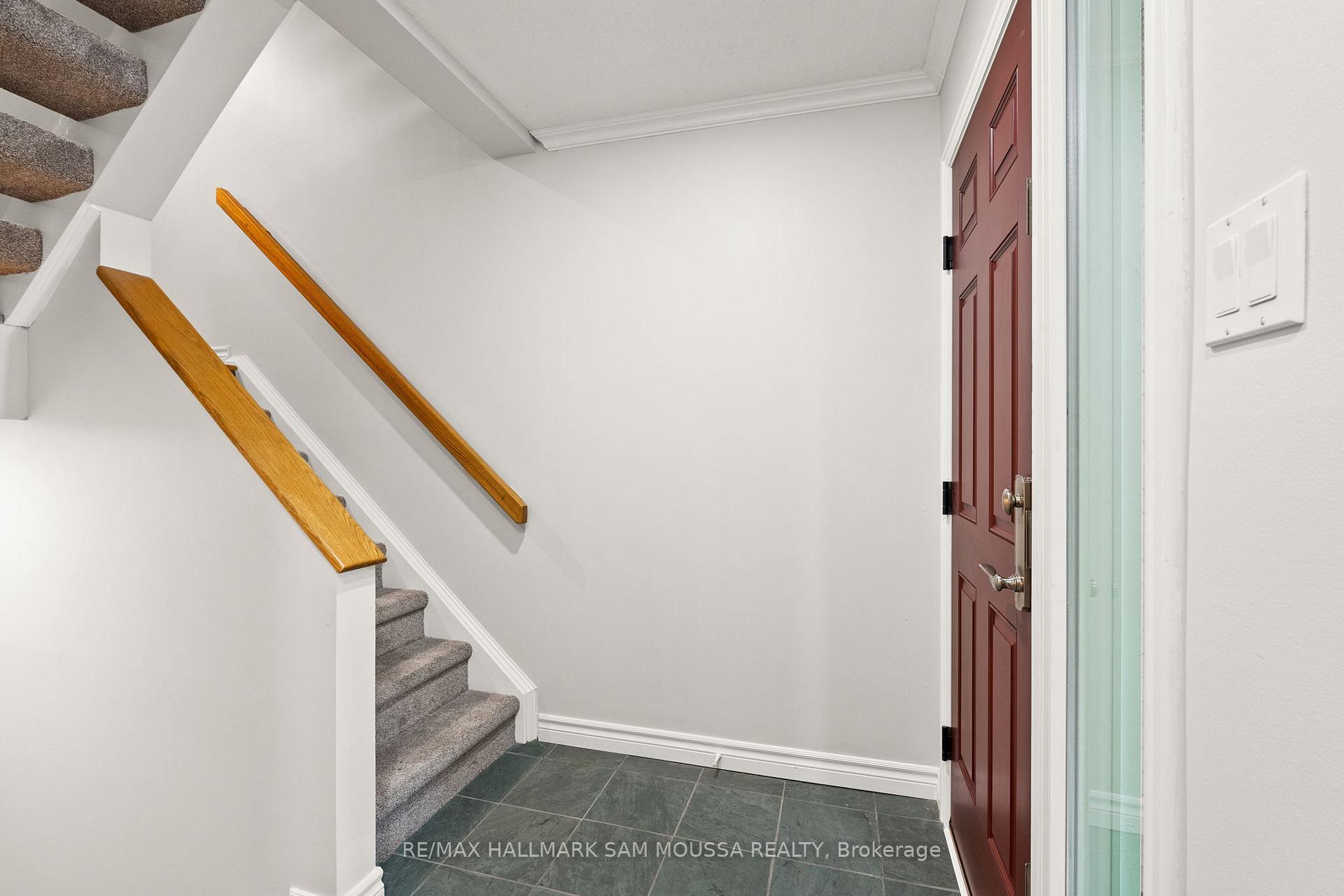 Photo 4 of Unit 4, 60 Greenfield Avenue, Ottawa, Ottawa East — HOMEH