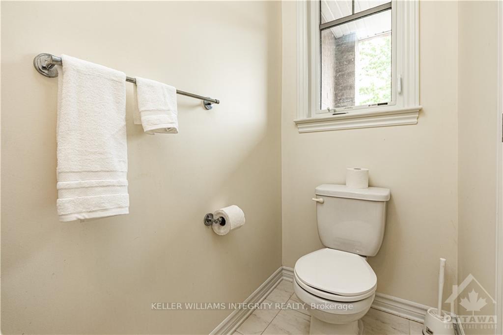 Photo 2 of 919 Bunchberry Way, Ottawa, Blossom Park/Kemp Park/Findlay Creek — HOMEH