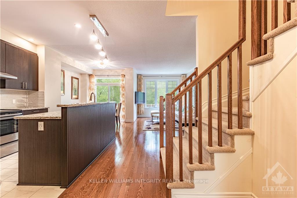 Photo 5 of 919 Bunchberry Way, Ottawa, Blossom Park/Kemp Park/Findlay Creek — HOMEH