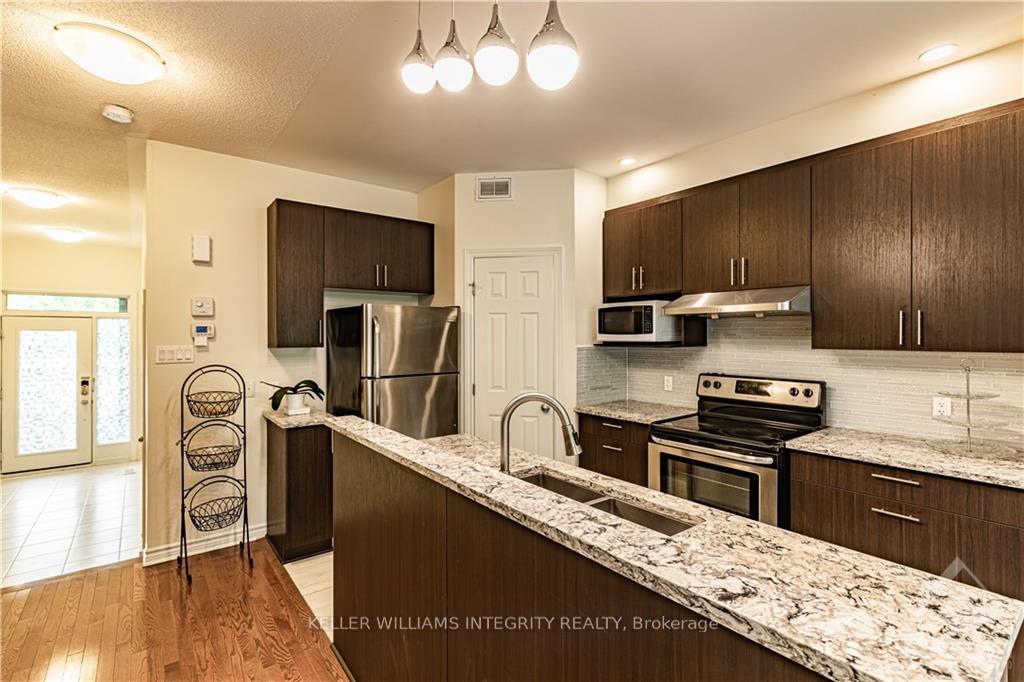 Photo 6 of 919 Bunchberry Way, Ottawa, Blossom Park/Kemp Park/Findlay Creek — HOMEH
