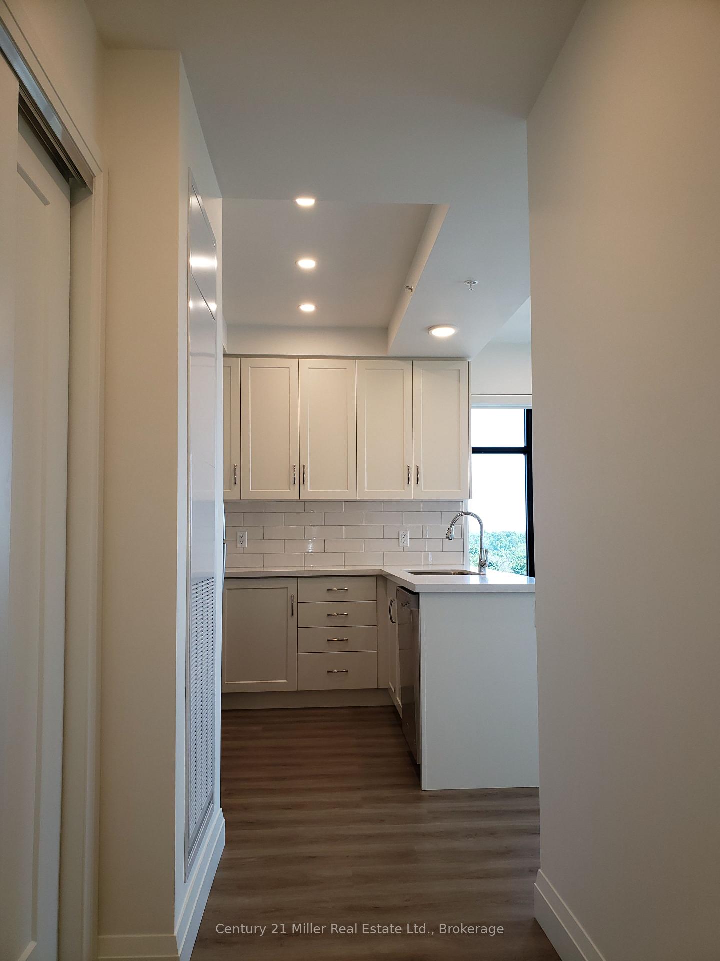 Photo 7 of Unit 706, 30 Hamilton Street S, Hamilton, Waterdown — HOMEH