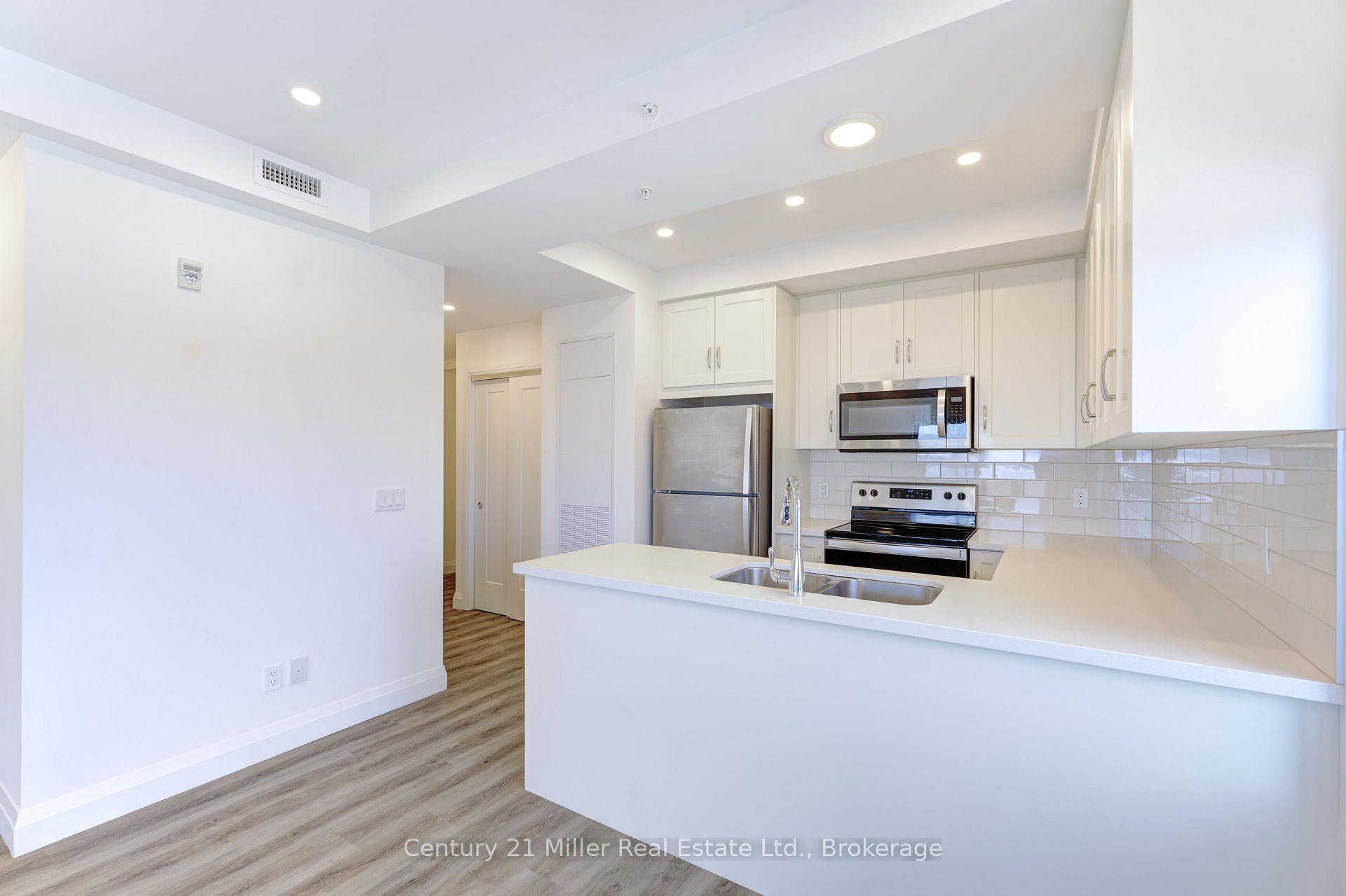 Photo 10 of Unit 706, 30 Hamilton Street S, Hamilton, Waterdown — HOMEH
