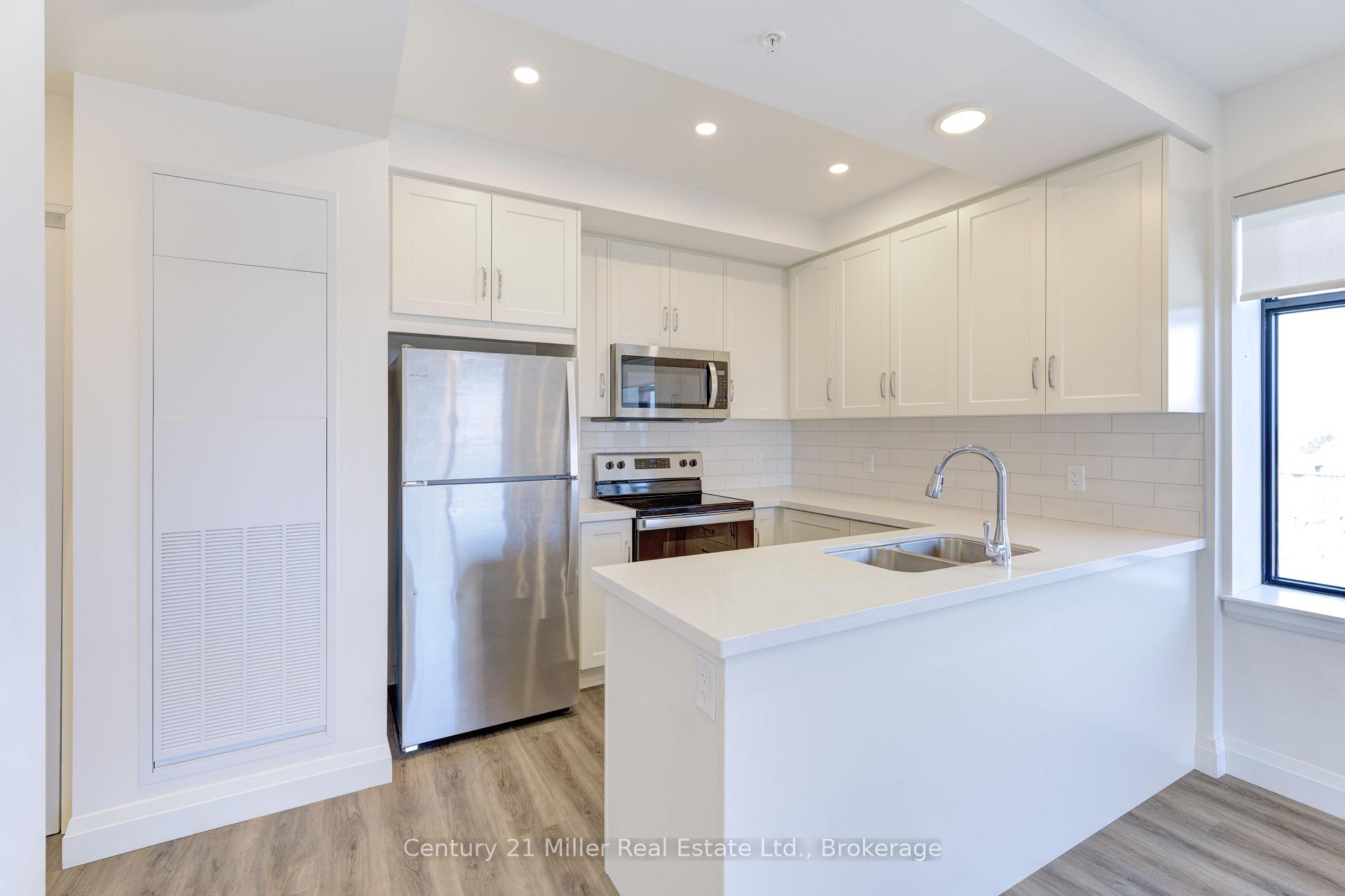 Photo 12 of Unit 706, 30 Hamilton Street S, Hamilton, Waterdown — HOMEH