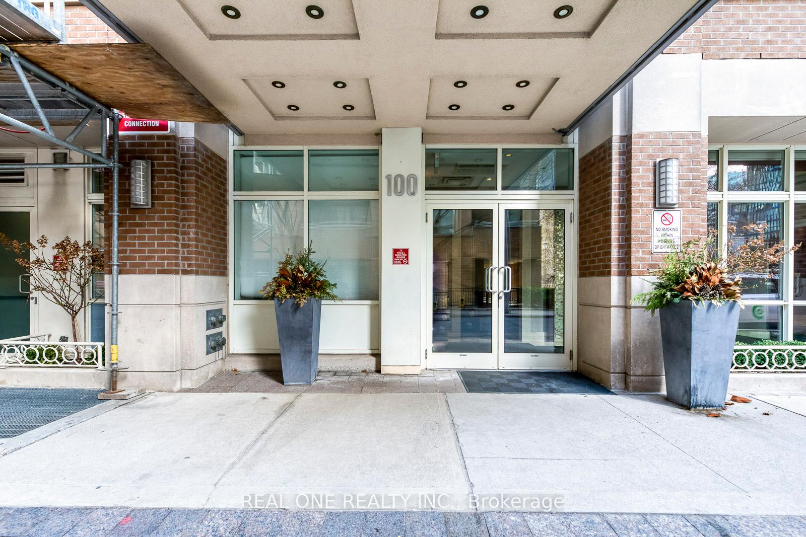 Photo 4 of Unit 903, 100 Hayden Street, Toronto, Church-Yonge Corridor — HOMEH