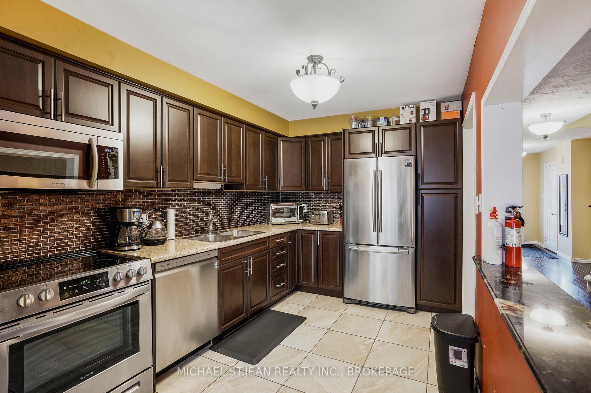 Photo 13 of Unit 31, 255 Mount Albion Road E, Hamilton, Red Hill — HOMEH
