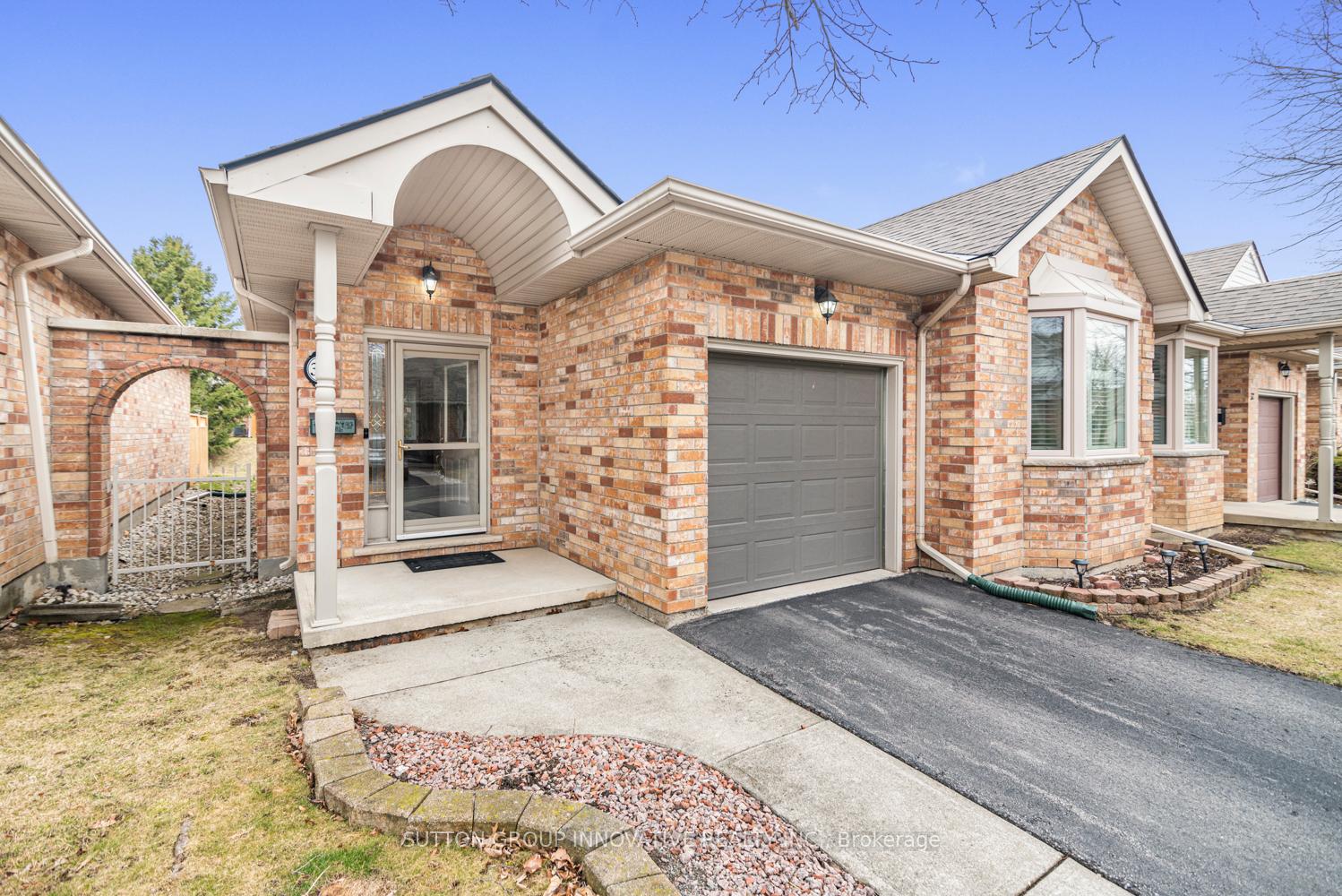 Photo 3 of Unit 38, 34 Cathy Drive, Hamilton, Twenty Place — HOMEH