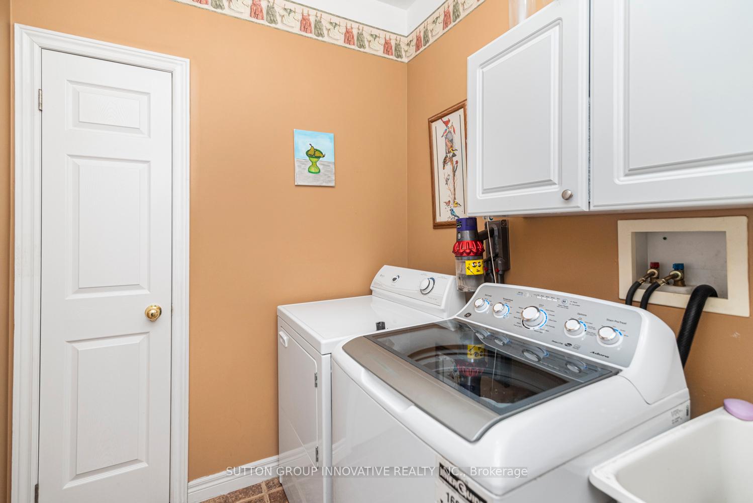Photo 23 of Unit 38, 34 Cathy Drive, Hamilton, Twenty Place — HOMEH