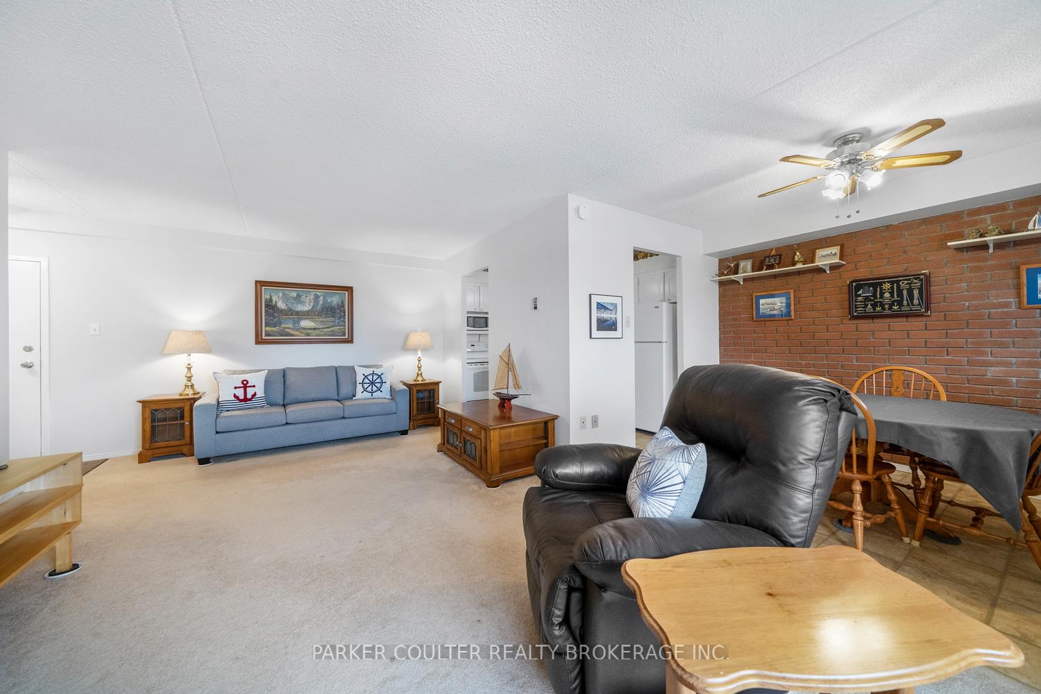 Photo 5 of Unit 407, 460 Ontario Street, Collingwood — HOMEH