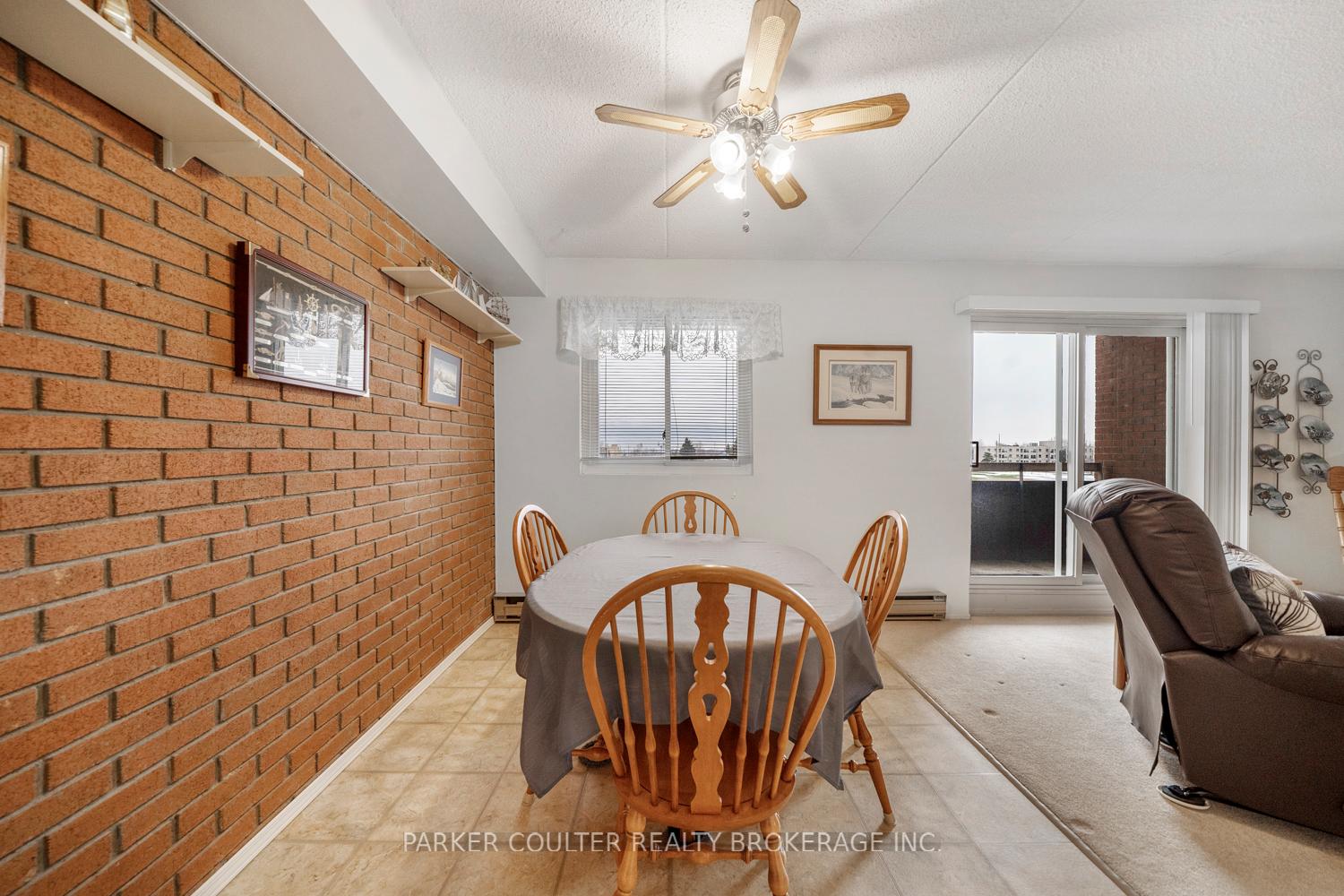 Photo 8 of Unit 407, 460 Ontario Street, Collingwood — HOMEH