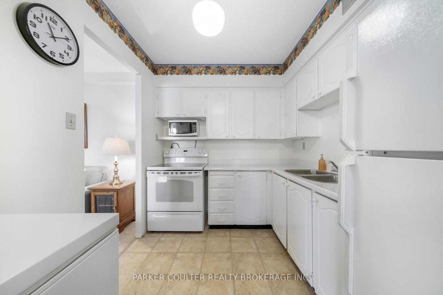 Photo 9 of Unit 407, 460 Ontario Street, Collingwood — HOMEH