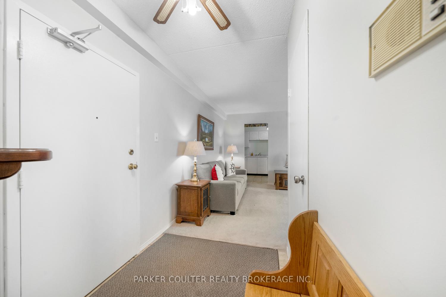 Photo 15 of Unit 407, 460 Ontario Street, Collingwood — HOMEH