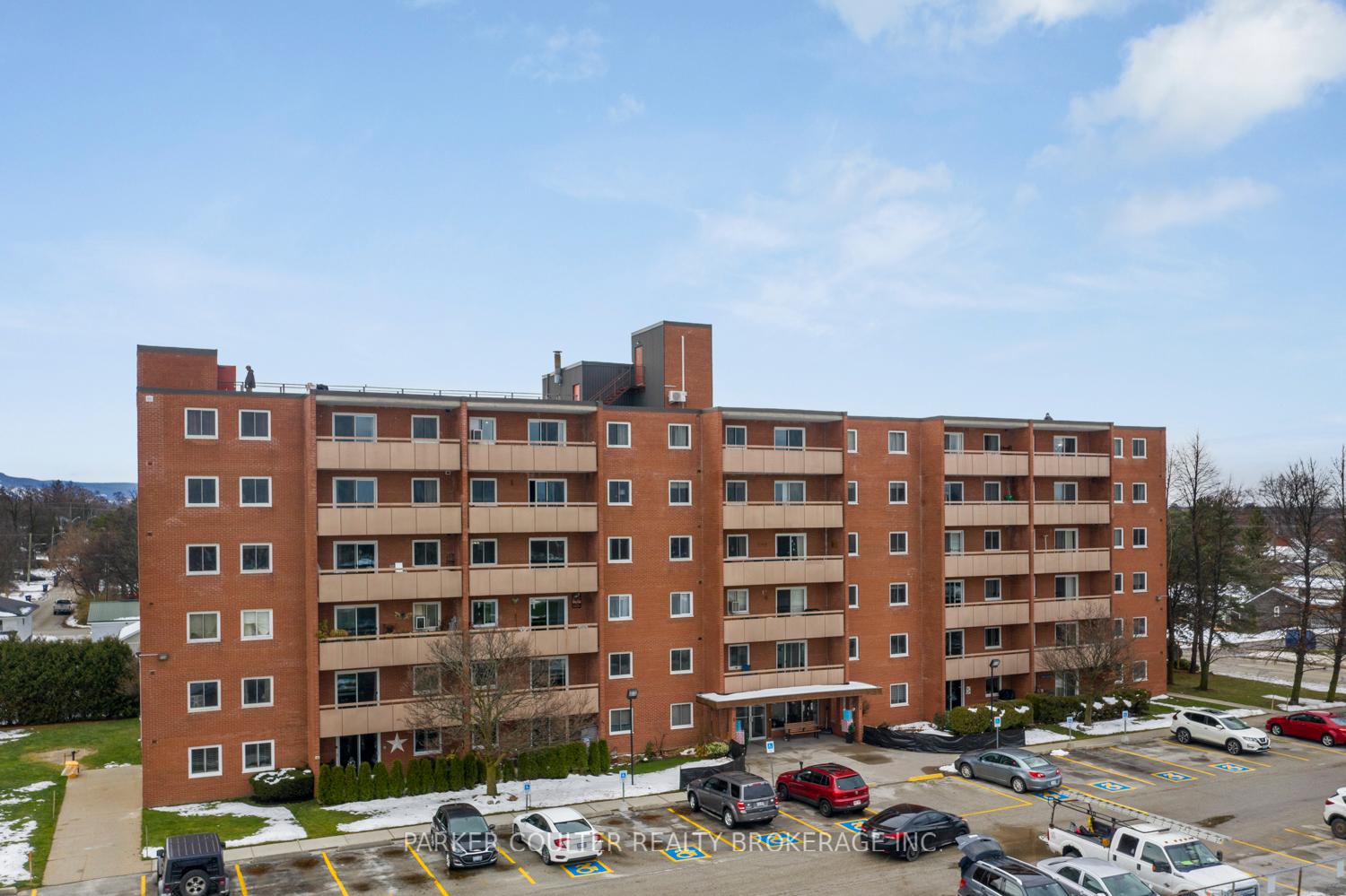 Photo 19 of Unit 407, 460 Ontario Street, Collingwood — HOMEH