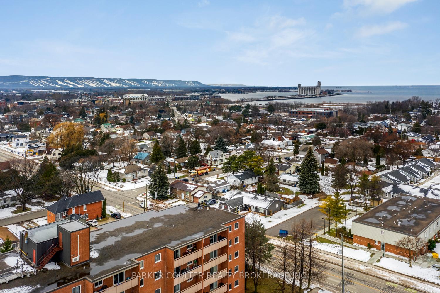 Photo 21 of Unit 407, 460 Ontario Street, Collingwood — HOMEH