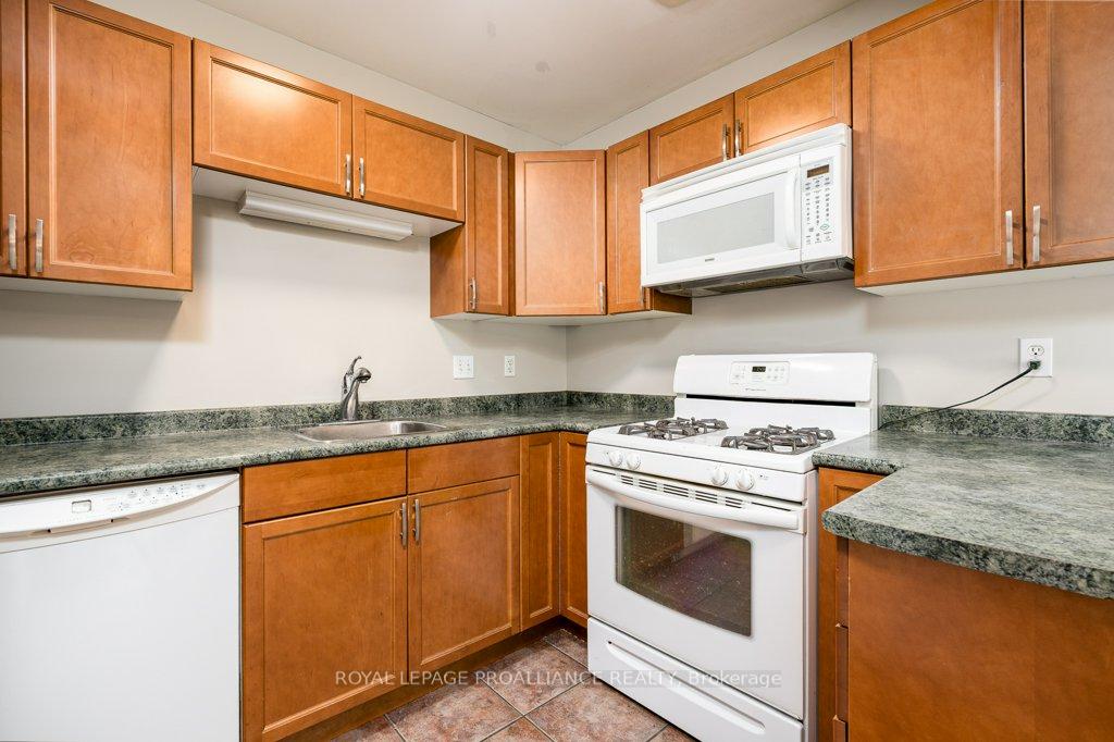 Photo 6 of Unit 16, 35 Albion Street, Belleville, Belleville Ward — HOMEH