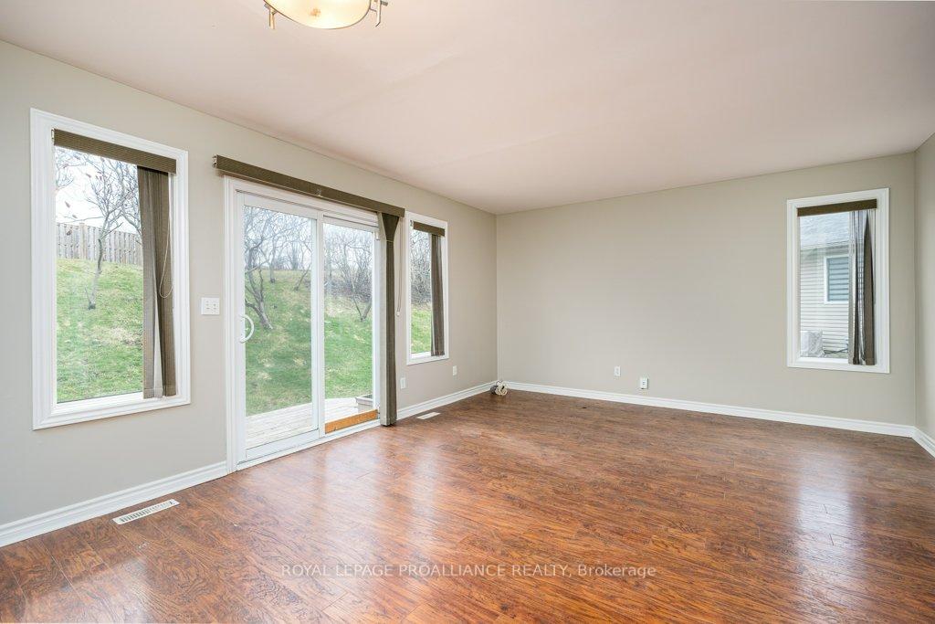 Photo 8 of Unit 16, 35 Albion Street, Belleville, Belleville Ward — HOMEH