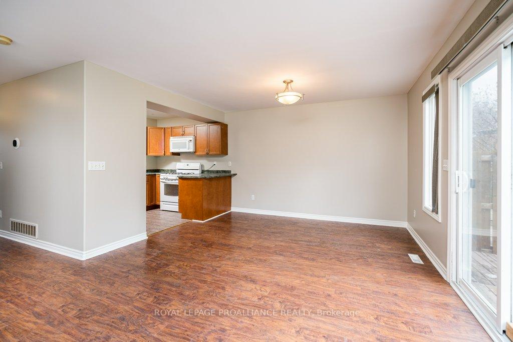 Photo 9 of Unit 16, 35 Albion Street, Belleville, Belleville Ward — HOMEH
