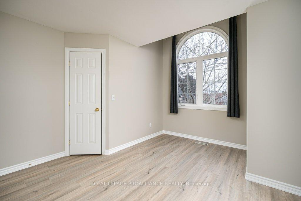 Photo 12 of Unit 16, 35 Albion Street, Belleville, Belleville Ward — HOMEH