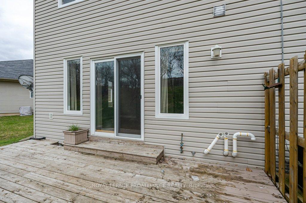 Photo 25 of Unit 16, 35 Albion Street, Belleville, Belleville Ward — HOMEH