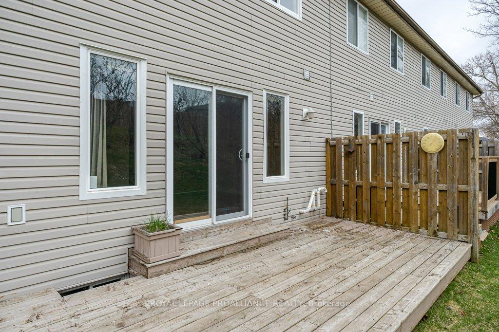 Photo 26 of Unit 16, 35 Albion Street, Belleville, Belleville Ward — HOMEH