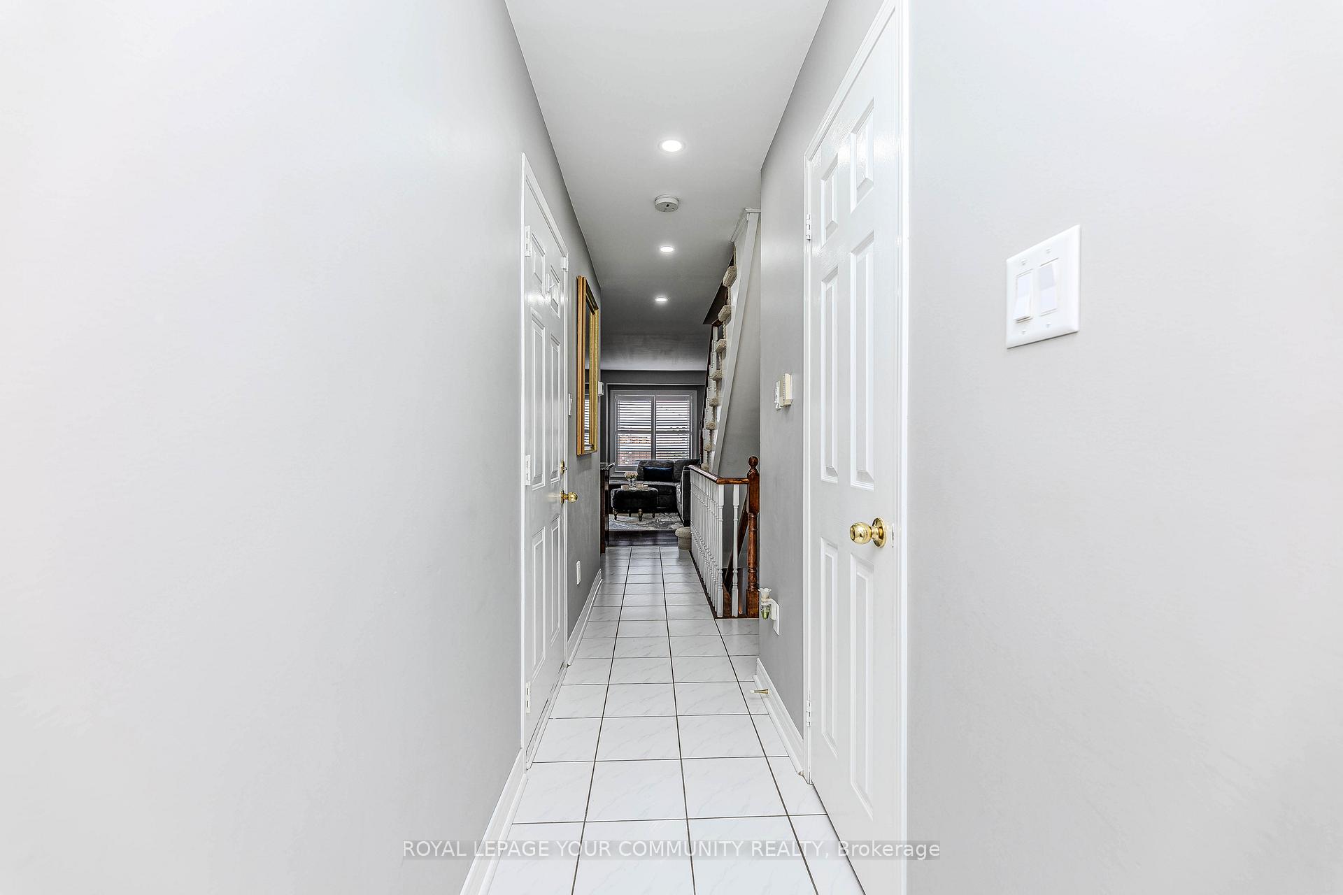 Photo 8 of 78 Tania Crescent, Vaughan, Maple — HOMEH