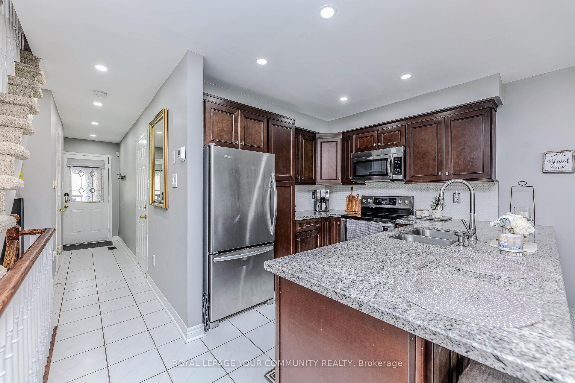 Photo 13 of 78 Tania Crescent, Vaughan, Maple — HOMEH