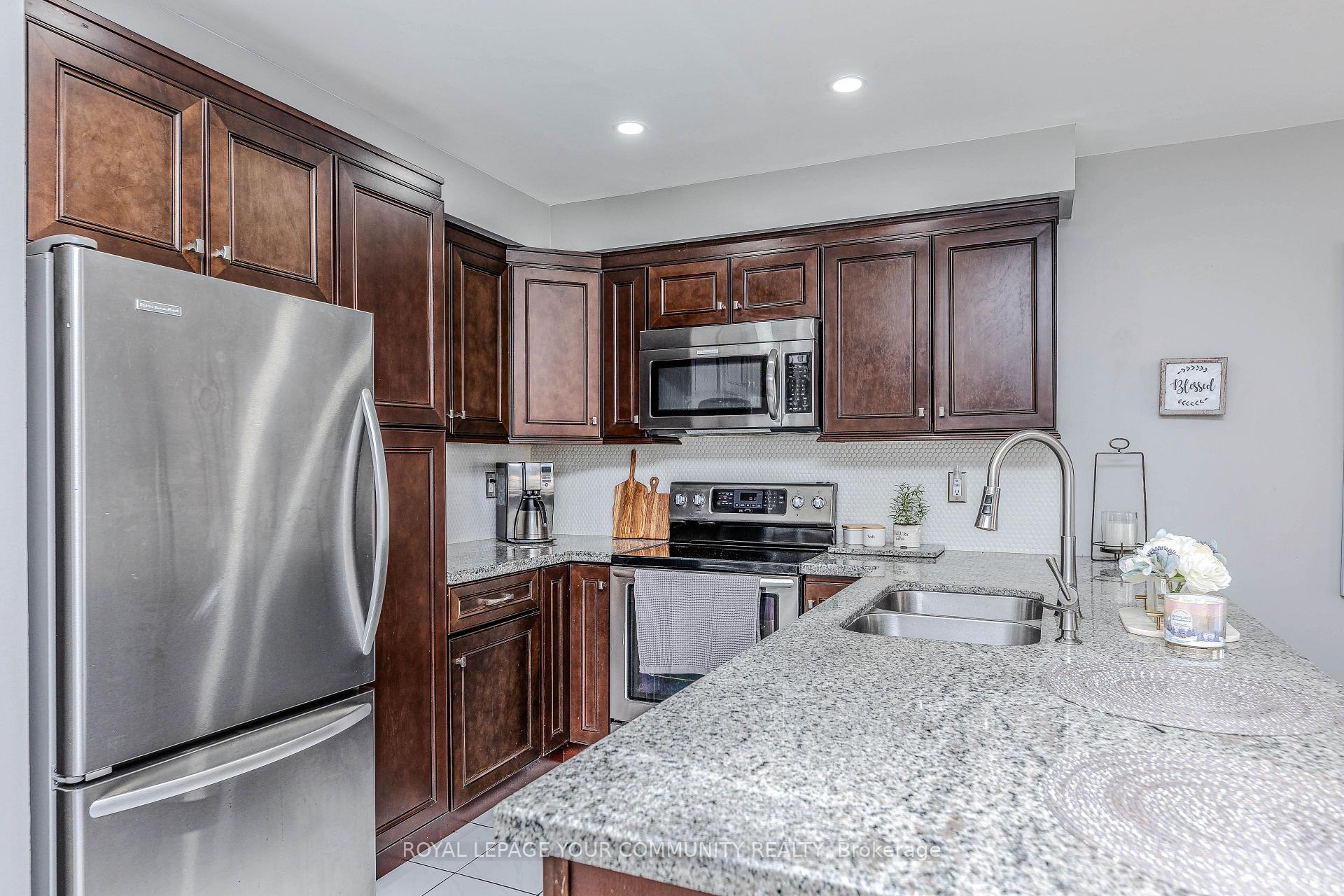 Photo 14 of 78 Tania Crescent, Vaughan, Maple — HOMEH