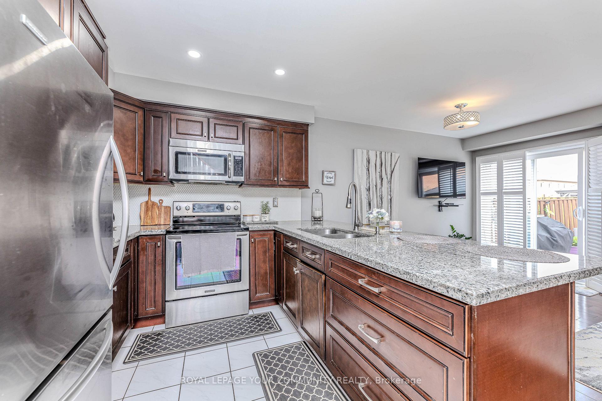 Photo 15 of 78 Tania Crescent, Vaughan, Maple — HOMEH