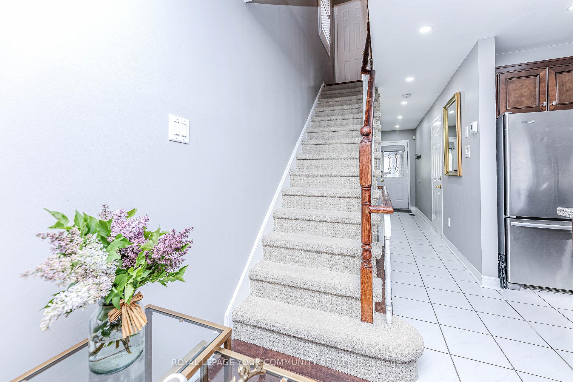Photo 23 of 78 Tania Crescent, Vaughan, Maple — HOMEH