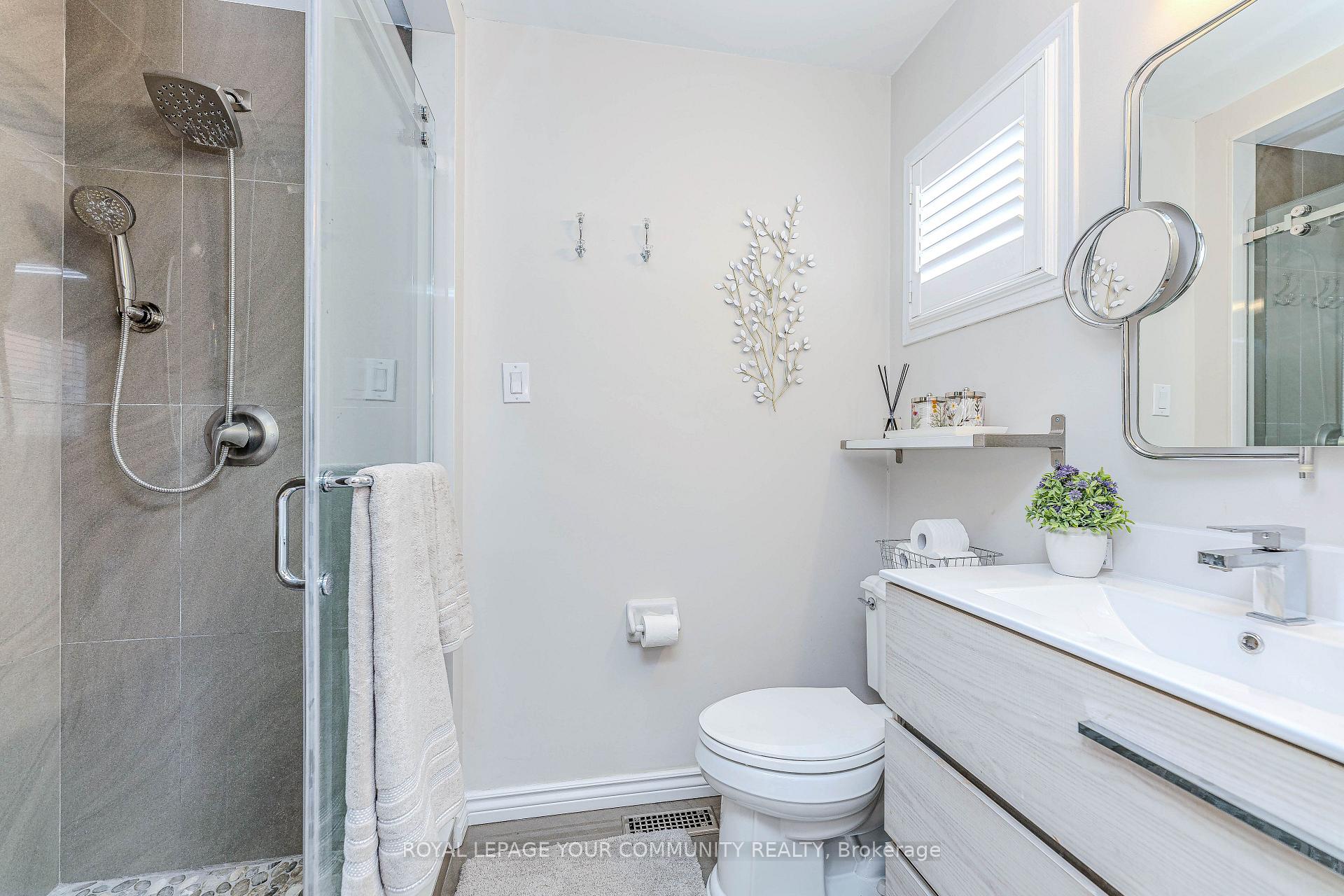 Photo 32 of 78 Tania Crescent, Vaughan, Maple — HOMEH