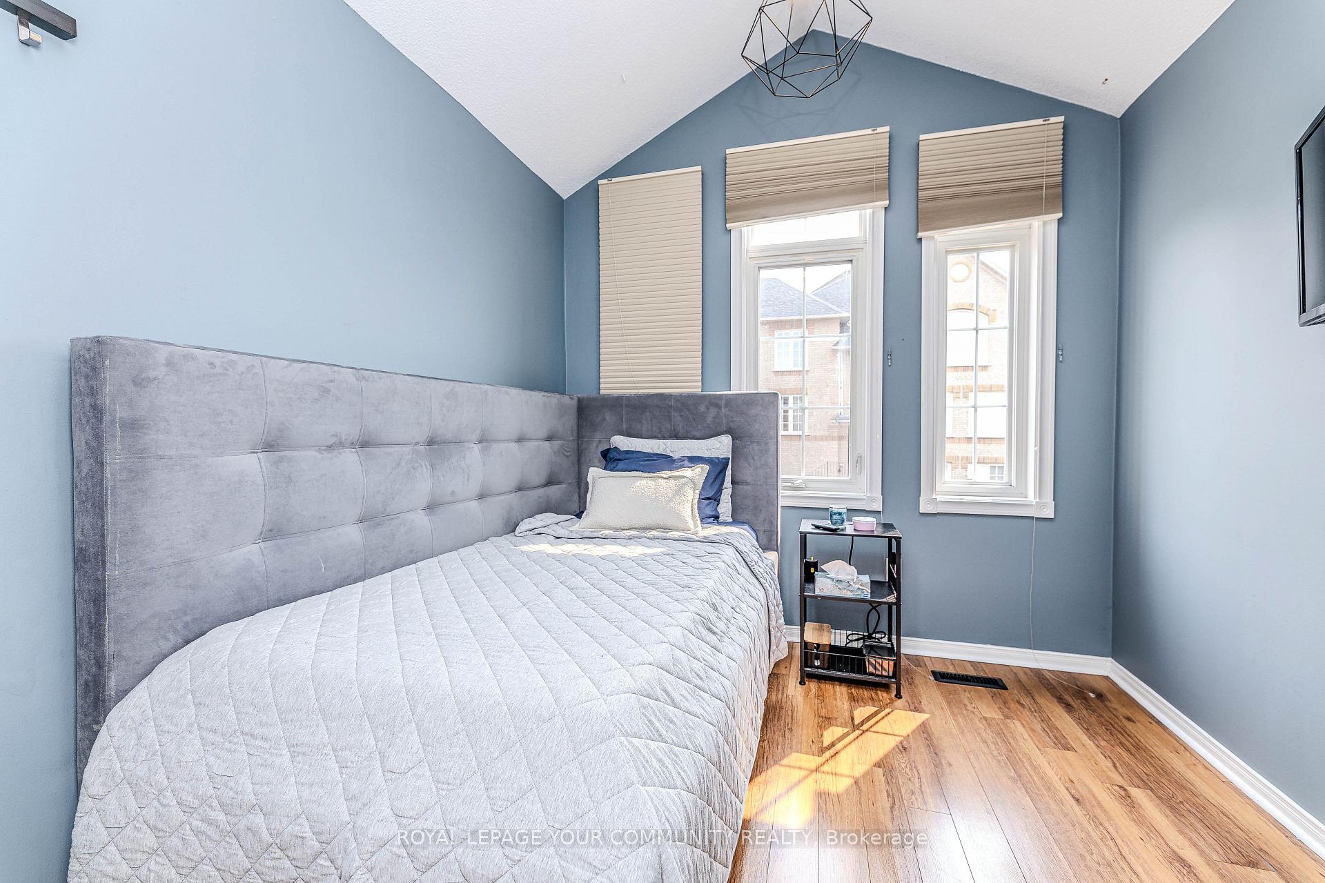 Photo 36 of 78 Tania Crescent, Vaughan, Maple — HOMEH