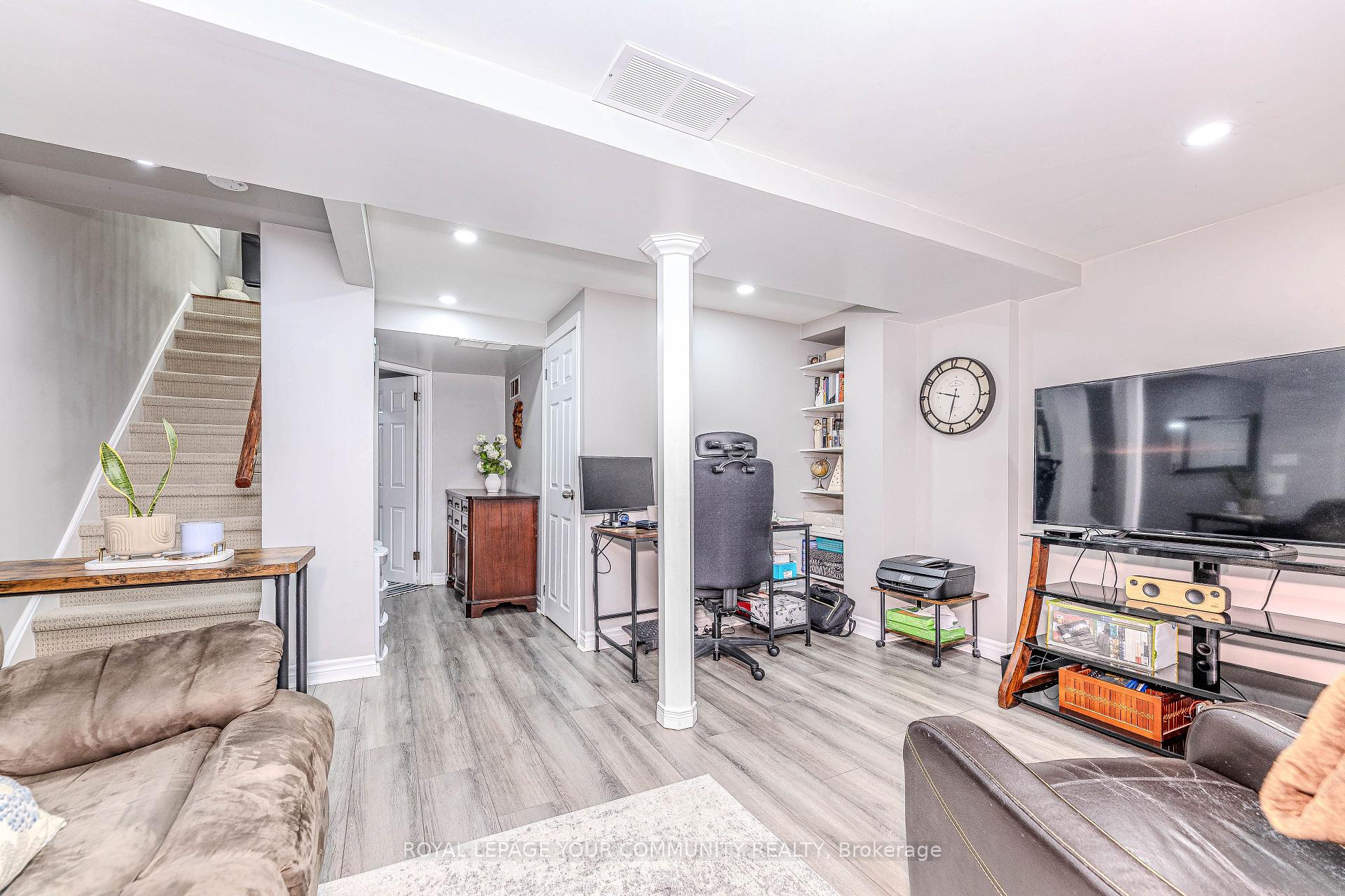 Photo 40 of 78 Tania Crescent, Vaughan, Maple — HOMEH
