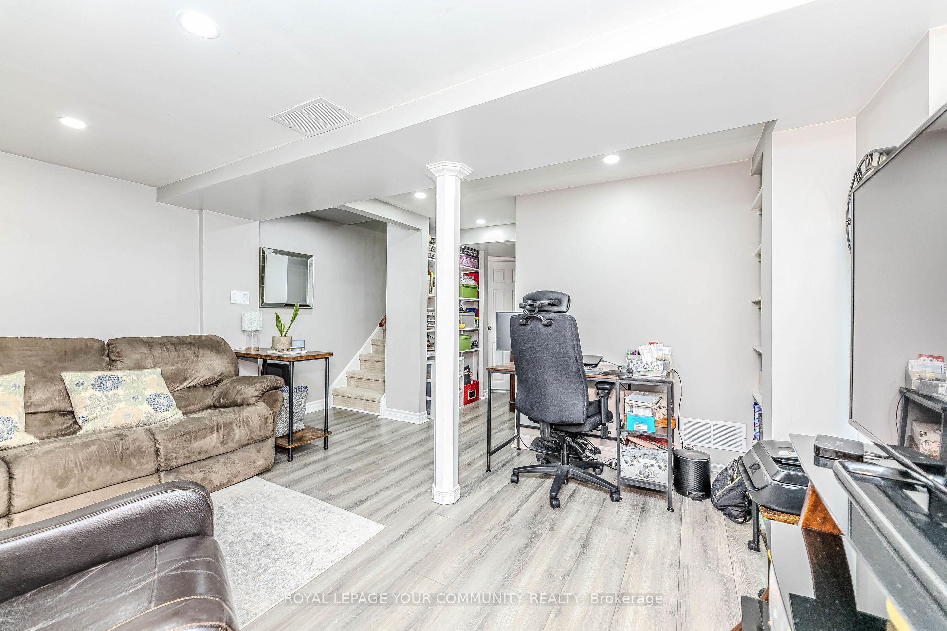 Photo 41 of 78 Tania Crescent, Vaughan, Maple — HOMEH