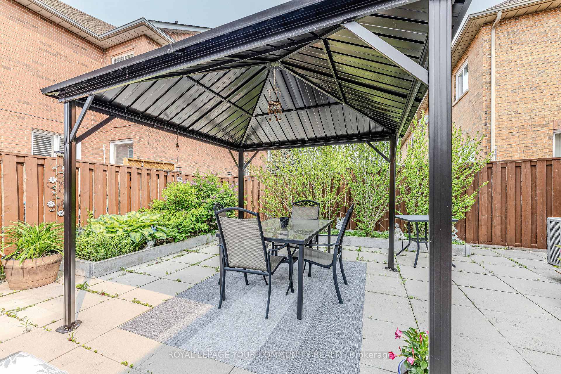 Photo 45 of 78 Tania Crescent, Vaughan, Maple — HOMEH