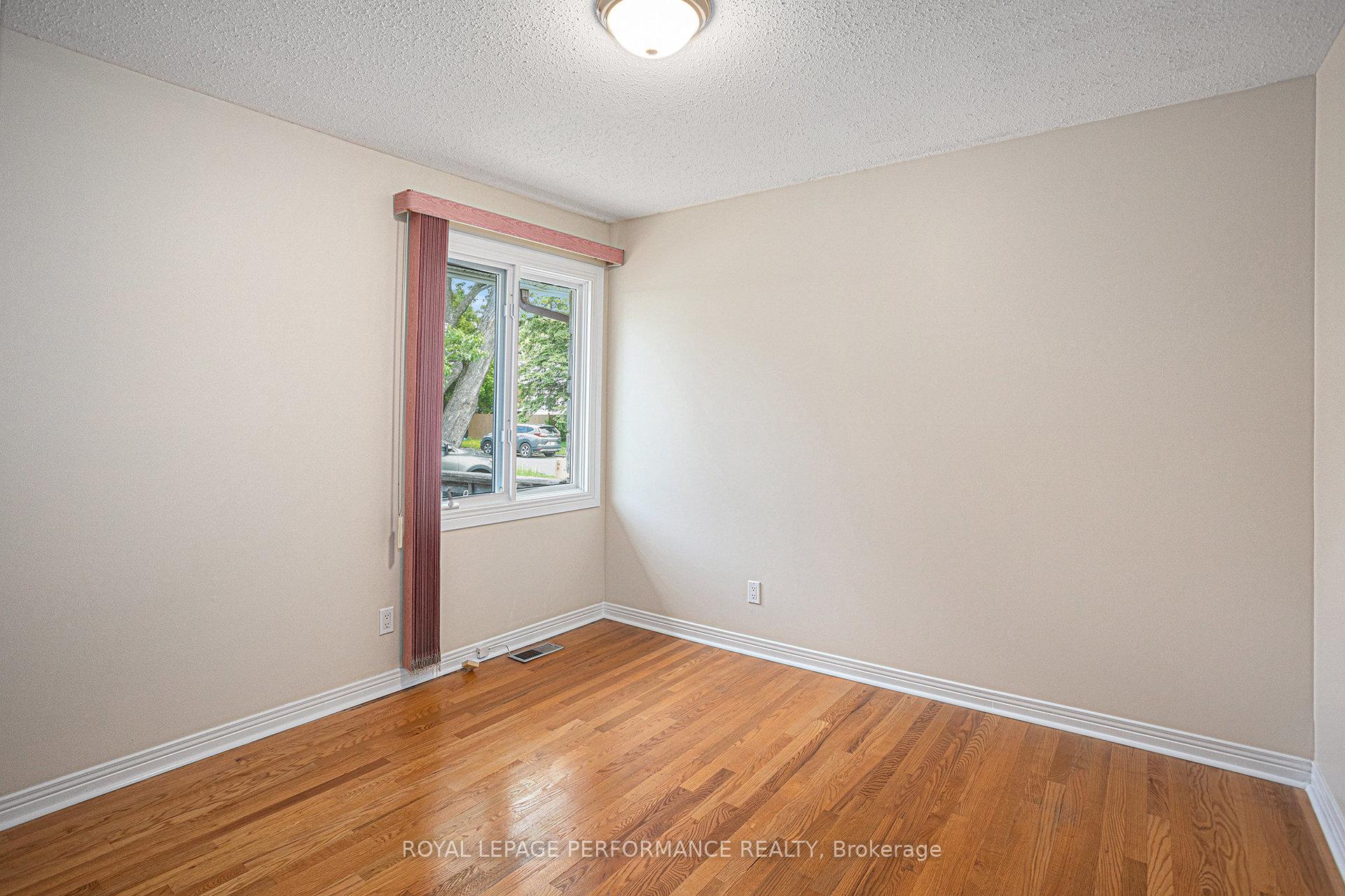 Photo 20 of 47 Sunnycrest Drive, Ottawa, City View/Skyline/Fisher Heights/Parkwood Hills — HOMEH