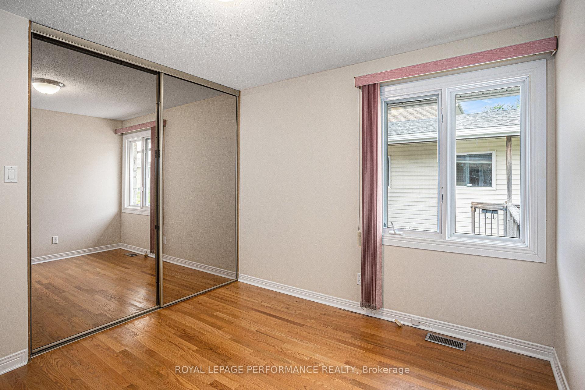 Photo 21 of 47 Sunnycrest Drive, Ottawa, City View/Skyline/Fisher Heights/Parkwood Hills — HOMEH