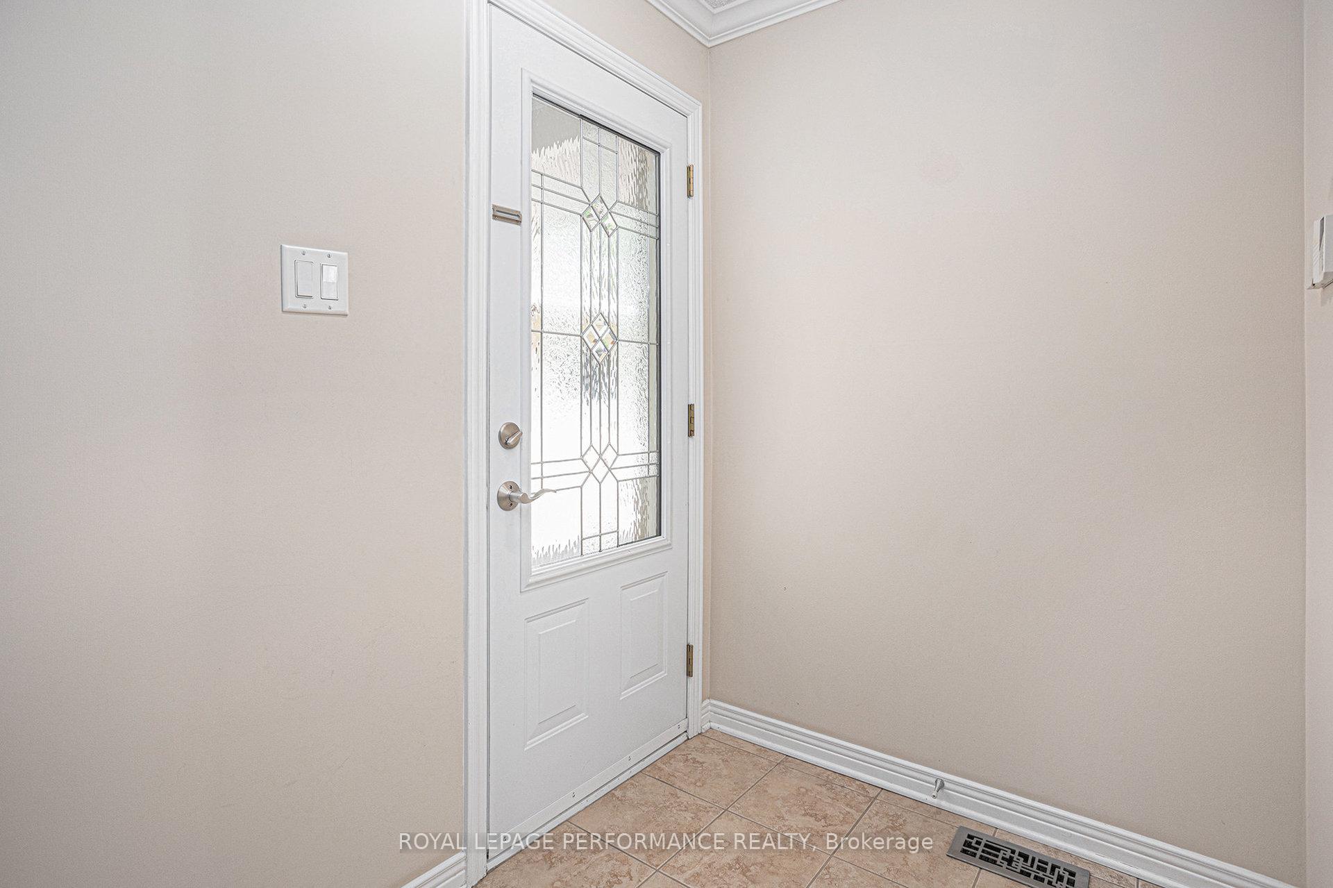 Photo 24 of 47 Sunnycrest Drive, Ottawa, City View/Skyline/Fisher Heights/Parkwood Hills — HOMEH